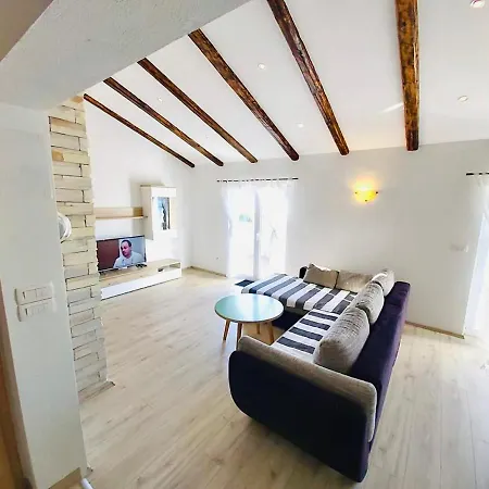 Apartment Viskic *